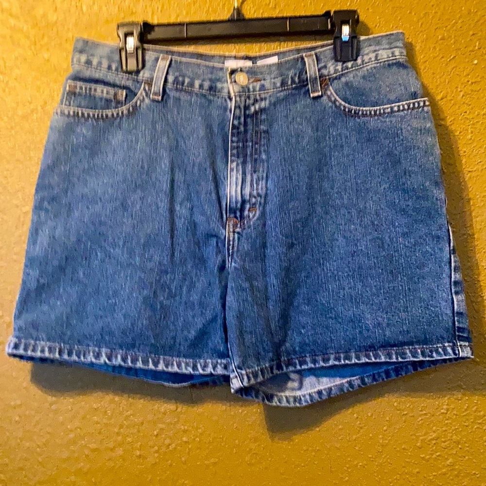 Women’s Vintage Clavin Klein Jeans Denim Shorts. Size 12.